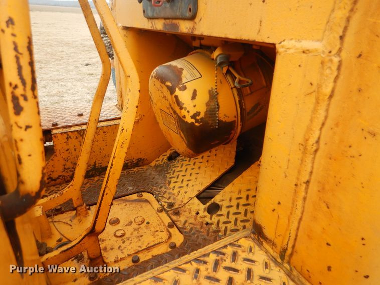 image for item HW9759 1979 John Deere 450C  track loader