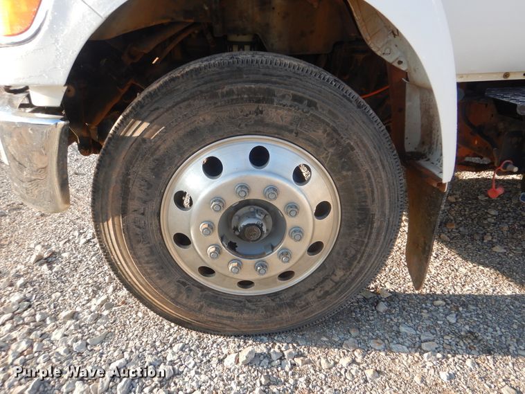 image for item HW9762 2006 Ford F750  service / utility truck