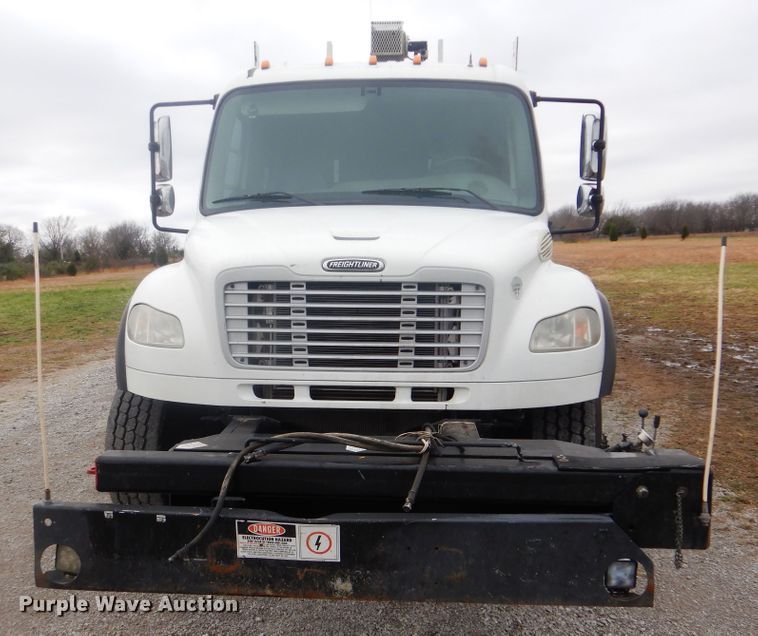 image for item HX9050 2010 Freightliner Business Class M2  crane truck