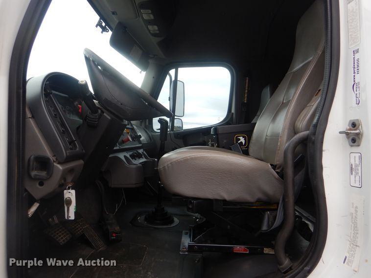 image for item HX9050 2010 Freightliner Business Class M2  crane truck