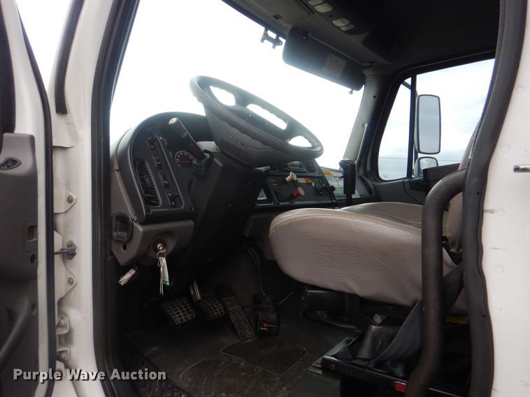 image for item HX9050 2010 Freightliner Business Class M2  crane truck