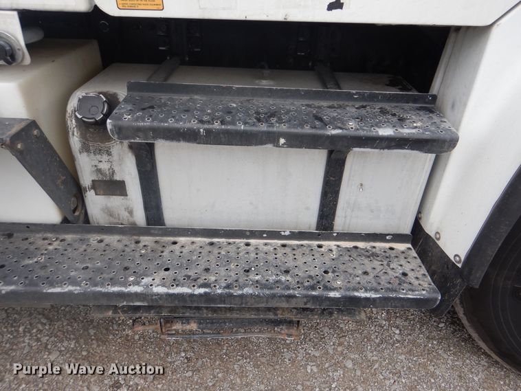 image for item HX9050 2010 Freightliner Business Class M2  crane truck