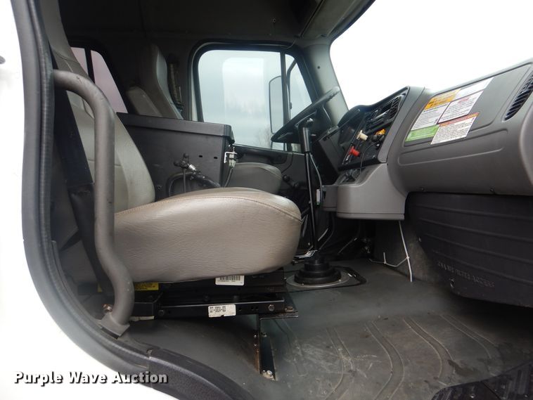 image for item HX9050 2010 Freightliner Business Class M2  crane truck