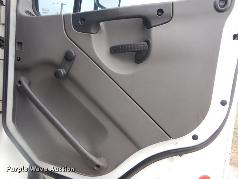 image for item HX9050 2010 Freightliner Business Class M2  crane truck