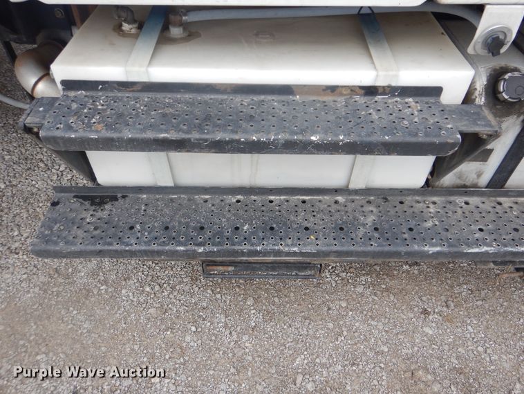 image for item HX9050 2010 Freightliner Business Class M2  crane truck