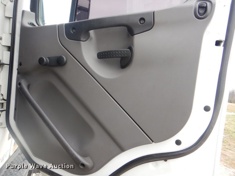 image for item HX9050 2010 Freightliner Business Class M2  crane truck