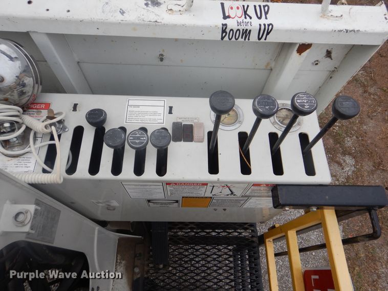 image for item HX9050 2010 Freightliner Business Class M2  crane truck