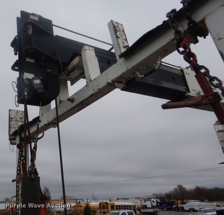 image for item HX9050 2010 Freightliner Business Class M2  crane truck