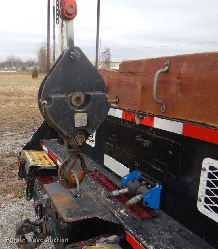 image for item HX9050 2010 Freightliner Business Class M2  crane truck