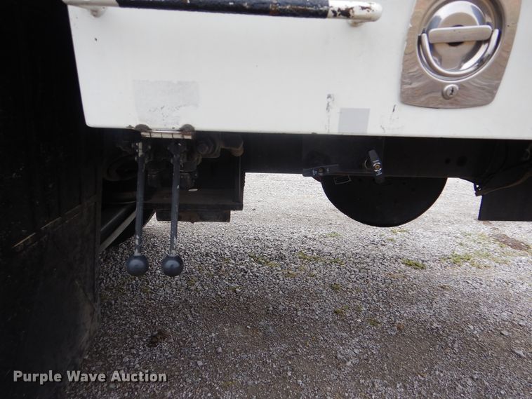 image for item HX9050 2010 Freightliner Business Class M2  crane truck