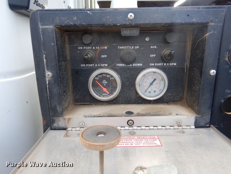 image for item HX9050 2010 Freightliner Business Class M2  crane truck