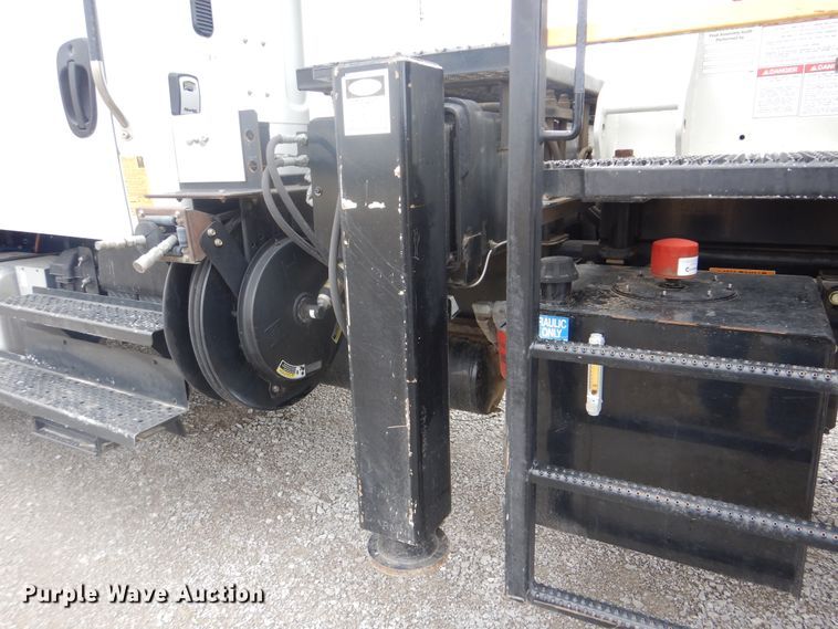 image for item HX9050 2010 Freightliner Business Class M2  crane truck