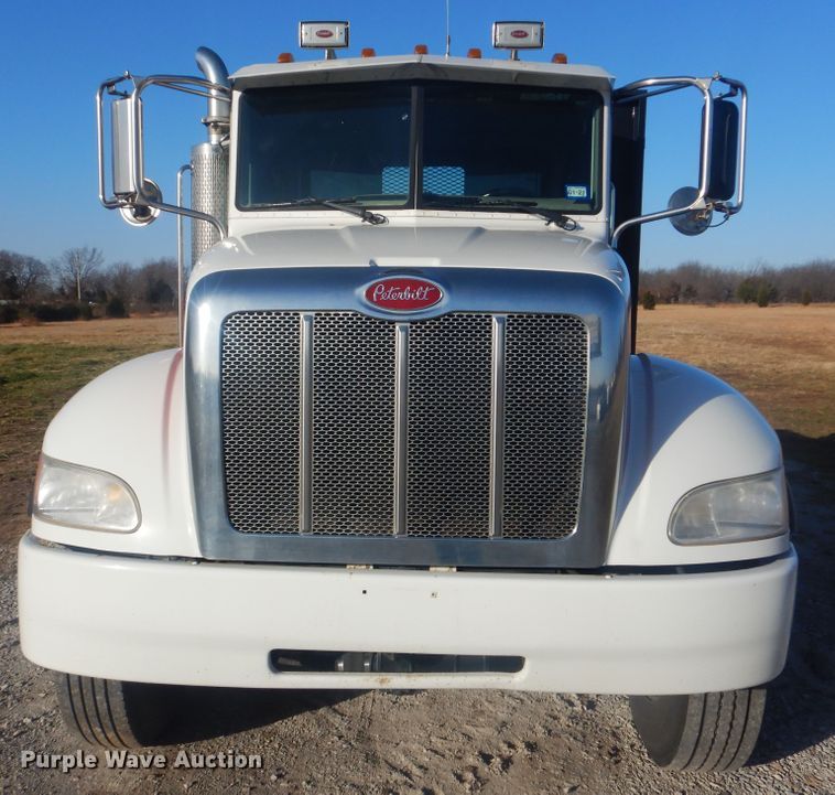 image for item HX9075 2006 Peterbilt 335  dump truck