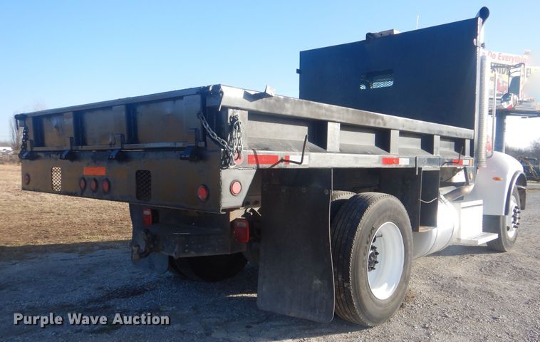 image for item HX9075 2006 Peterbilt 335  dump truck