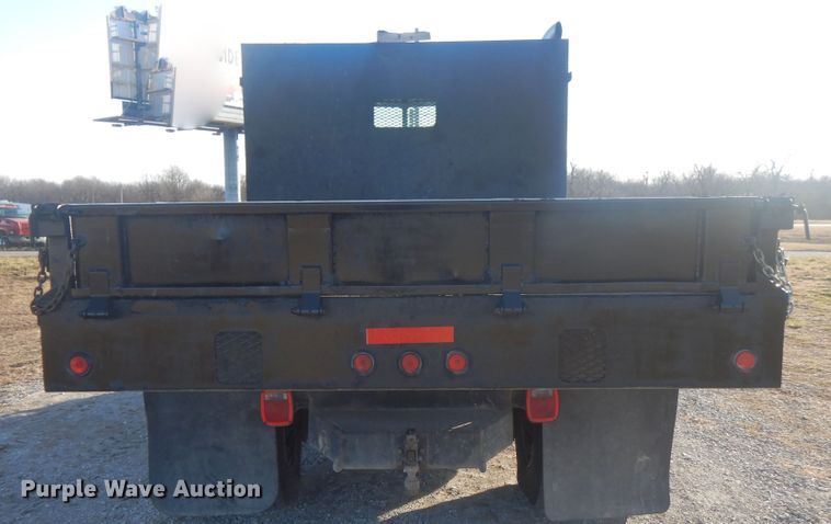 image for item HX9075 2006 Peterbilt 335  dump truck