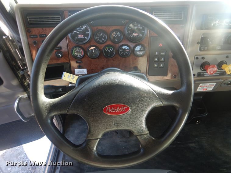 image for item HX9075 2006 Peterbilt 335  dump truck