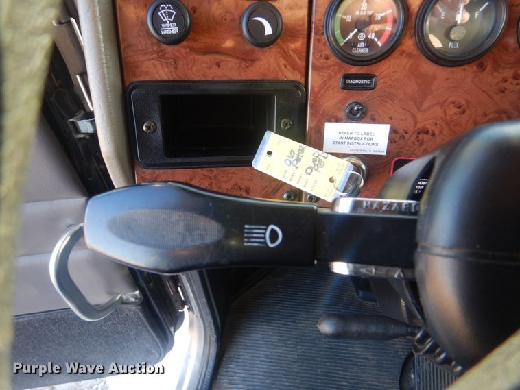 image for item HX9075 2006 Peterbilt 335  dump truck