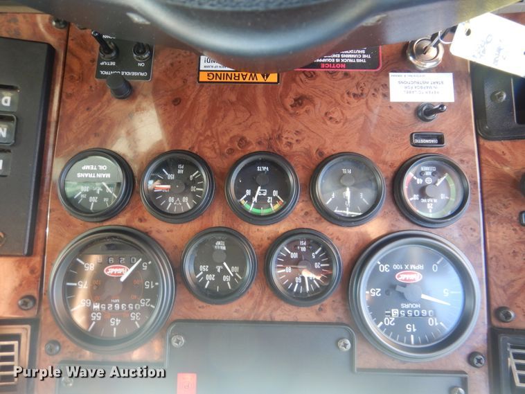 image for item HX9075 2006 Peterbilt 335  dump truck