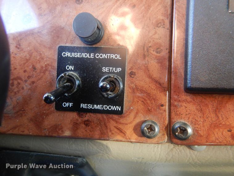 image for item HX9075 2006 Peterbilt 335  dump truck