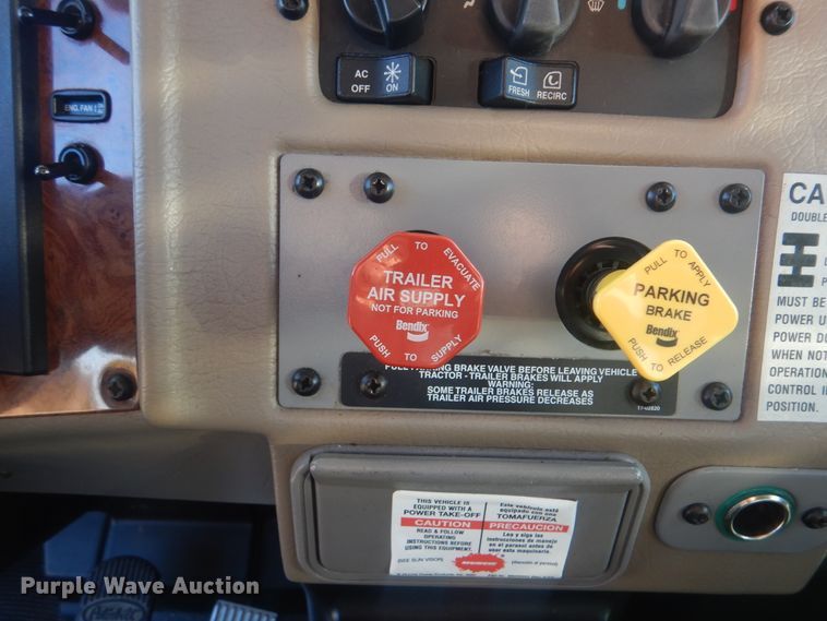 image for item HX9075 2006 Peterbilt 335  dump truck