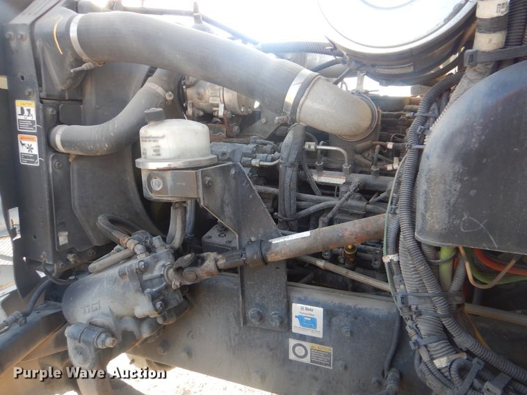 image for item HX9075 2006 Peterbilt 335  dump truck