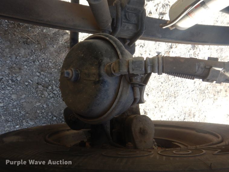 image for item HX9075 2006 Peterbilt 335  dump truck