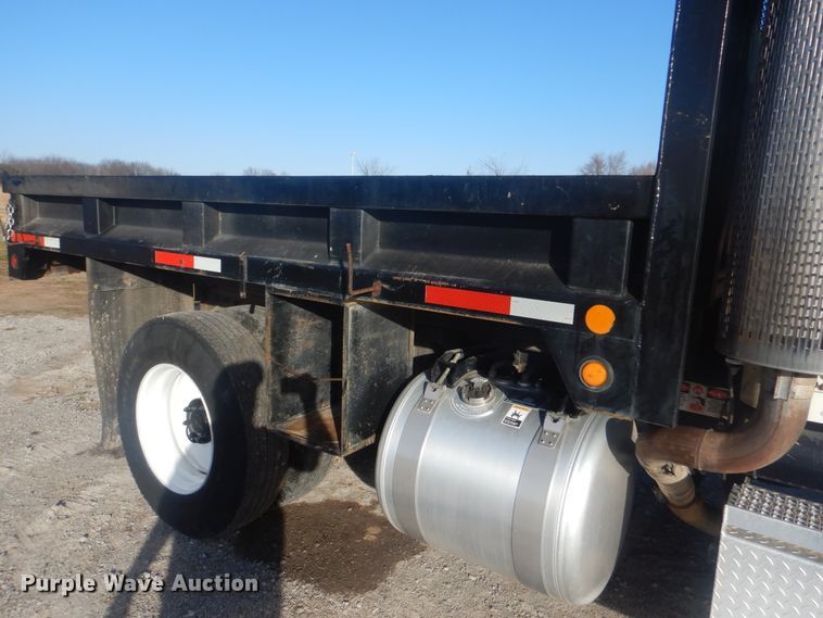 image for item HX9075 2006 Peterbilt 335  dump truck