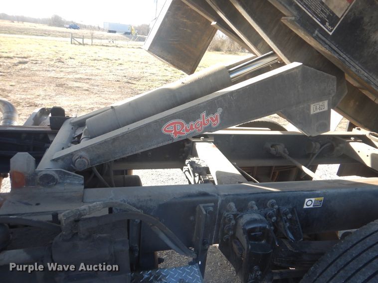 image for item HX9075 2006 Peterbilt 335  dump truck