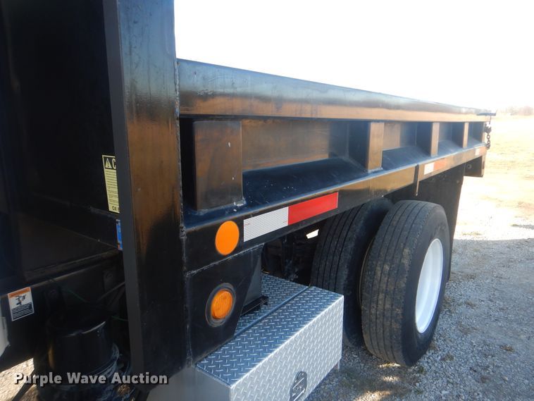 image for item HX9075 2006 Peterbilt 335  dump truck