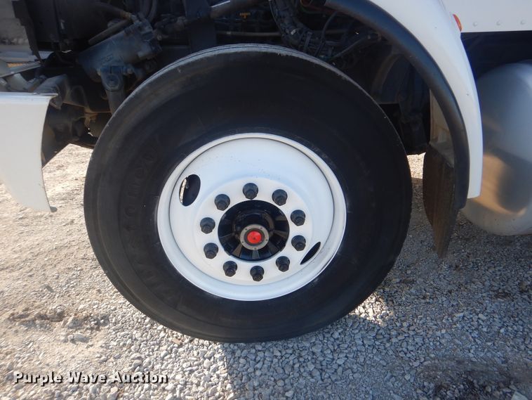 image for item HX9075 2006 Peterbilt 335  dump truck