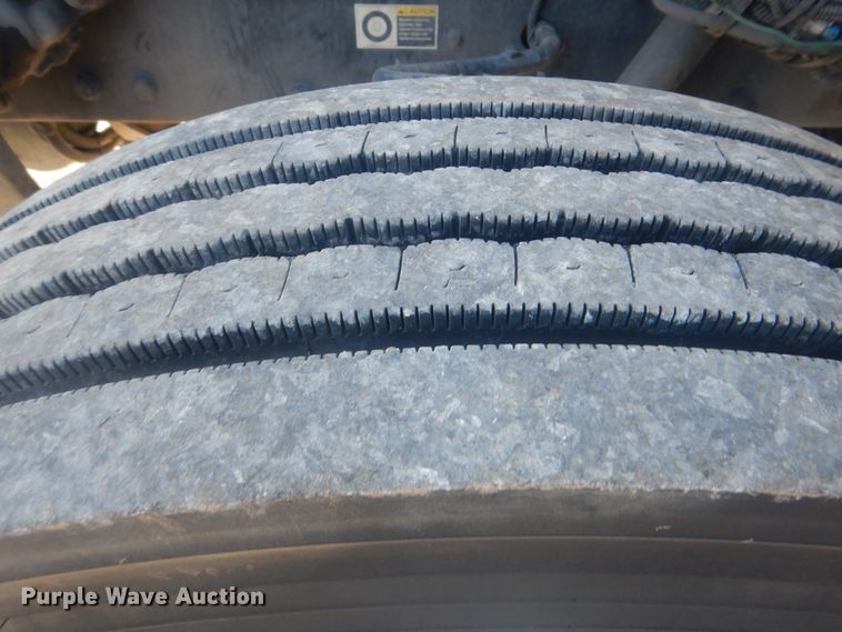 image for item HX9075 2006 Peterbilt 335  dump truck