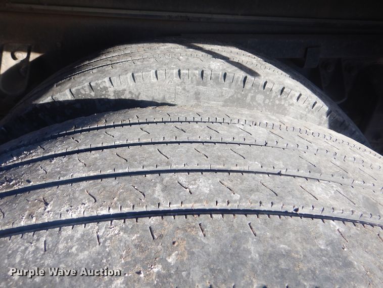 image for item HX9075 2006 Peterbilt 335  dump truck