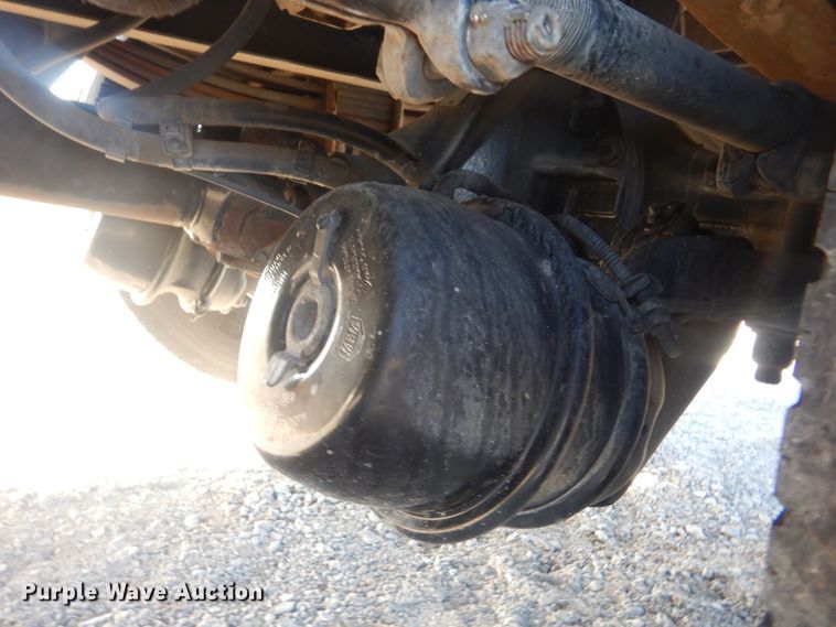 image for item HX9075 2006 Peterbilt 335  dump truck