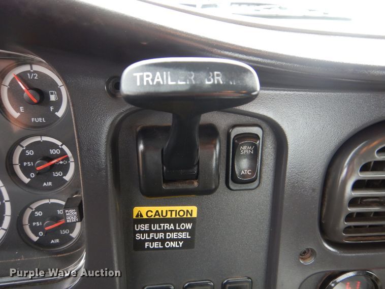 image for item HX9088 2010 Freightliner Business Class M2  crane truck