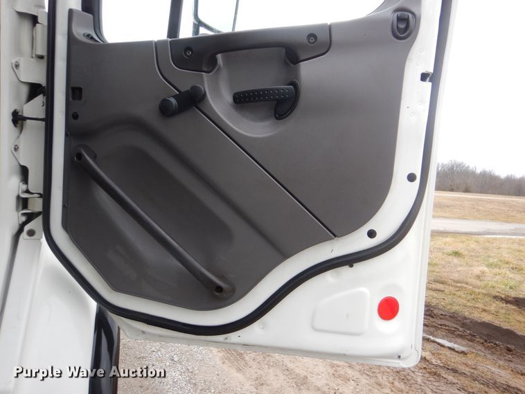 image for item HX9088 2010 Freightliner Business Class M2  crane truck