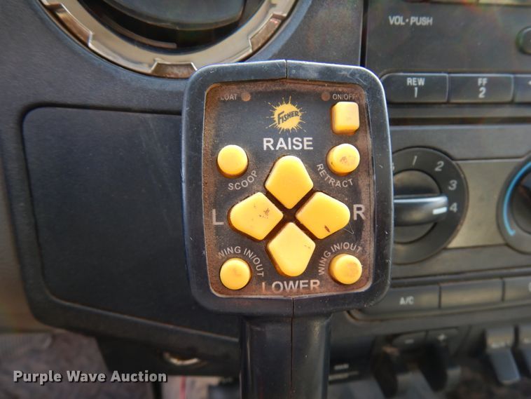 image for item HX9517 2008 Ford F550 Super Duty  SuperCab dump truck