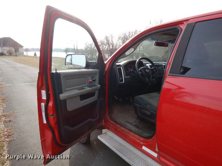 image for item HX9520 2012 Dodge Ram 5500HD  Crew Cab utility truck