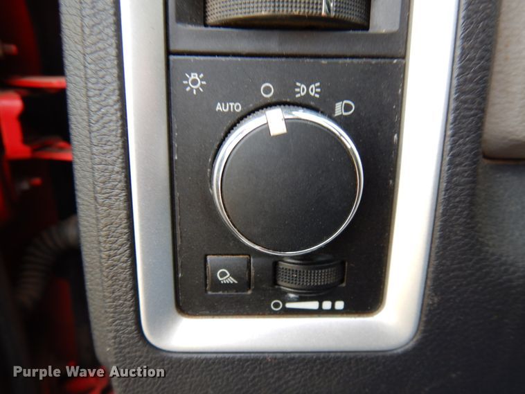 image for item HX9520 2012 Dodge Ram 5500HD  Crew Cab utility truck