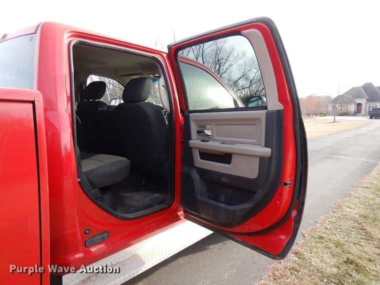 image for item HX9520 2012 Dodge Ram 5500HD  Crew Cab utility truck