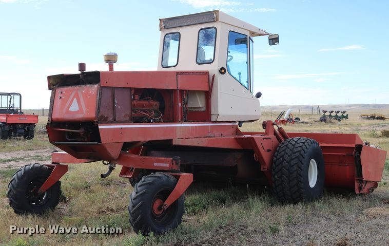 image for item DD6135 Hesston 6600  windrower