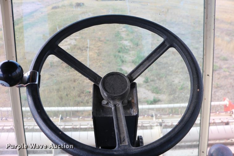 image for item DD6135 Hesston 6600  windrower