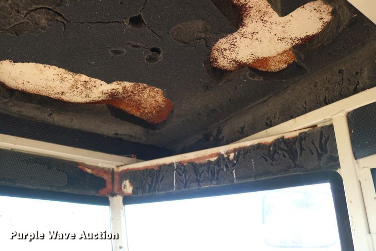 image for item DD6135 Hesston 6600  windrower