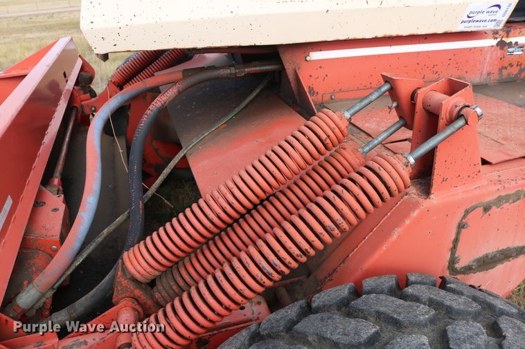 image for item DD6135 Hesston 6600  windrower