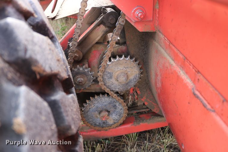 image for item DD6135 Hesston 6600  windrower