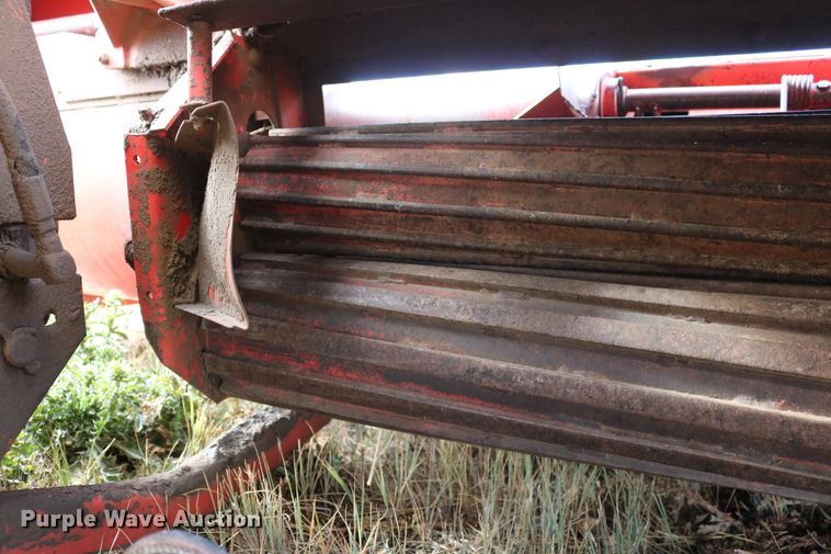 image for item DD6135 Hesston 6600  windrower