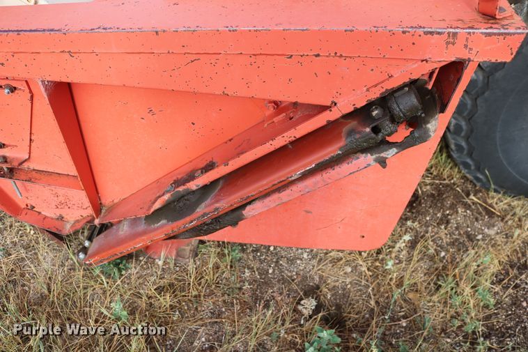 image for item DD6135 Hesston 6600  windrower
