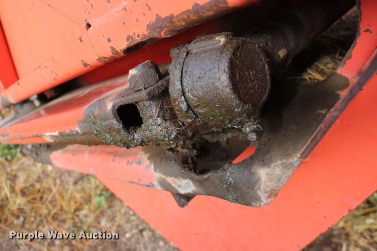 image for item DD6135 Hesston 6600  windrower