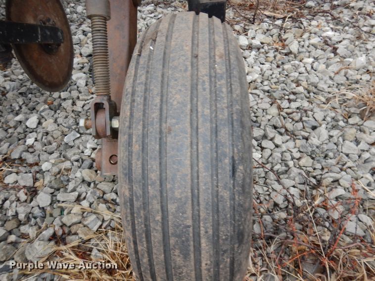 image for item DJ2754 QuinStar Soil Shark SS16-7 ripper