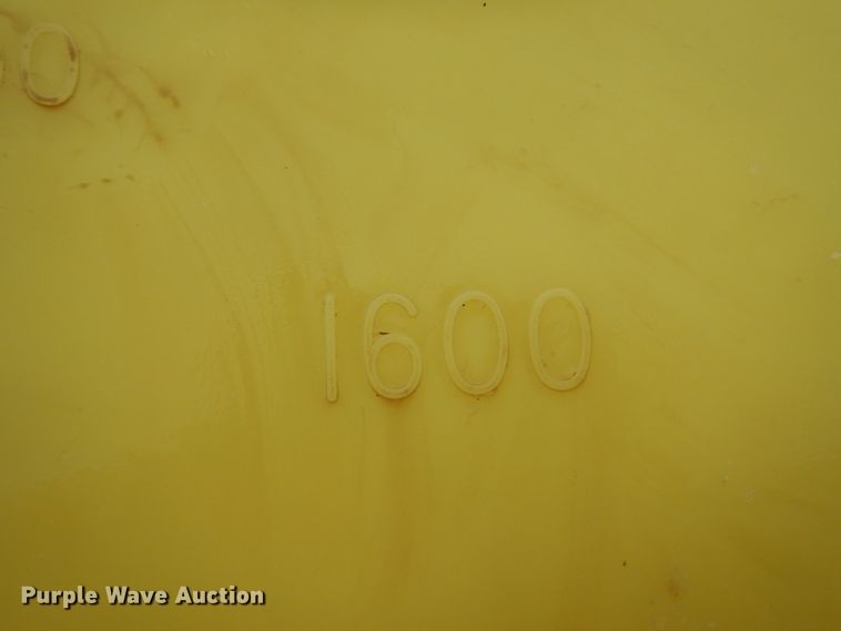 image for item DJ8143 Nurse tank trailer