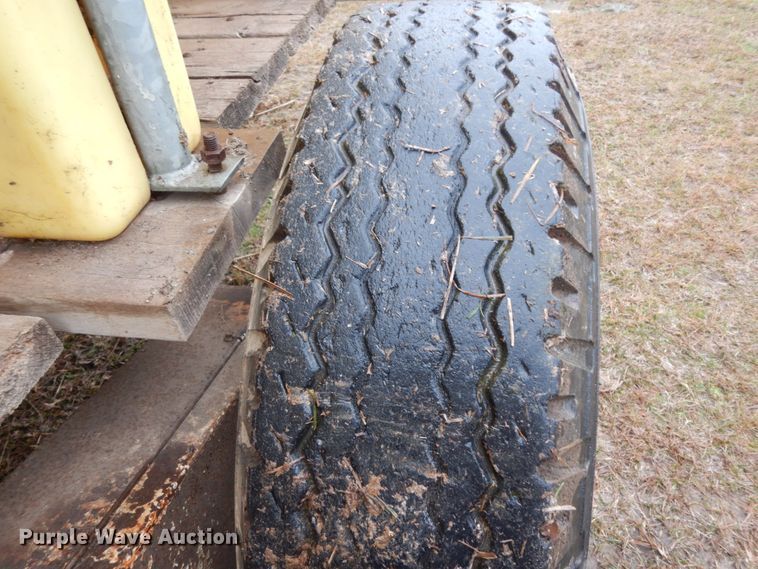 image for item DJ8143 Nurse tank trailer